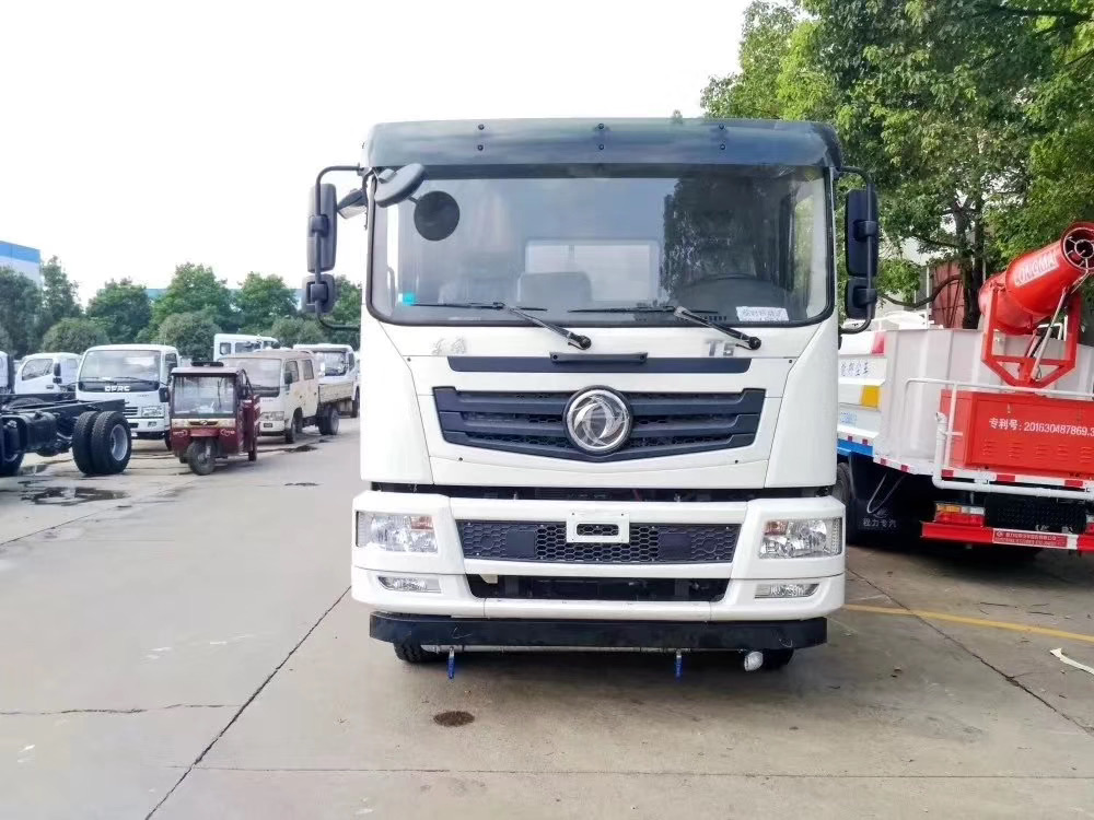 东风T5多功能抑尘车