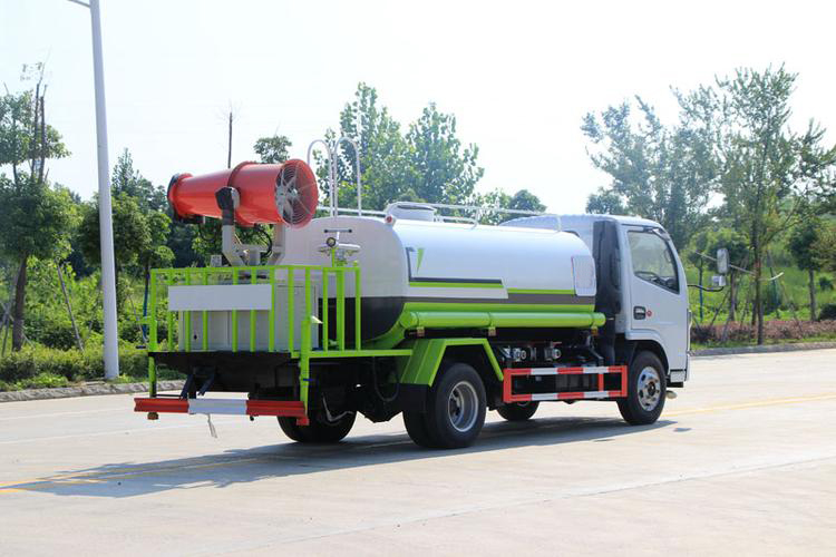 东风D6绿化喷洒车